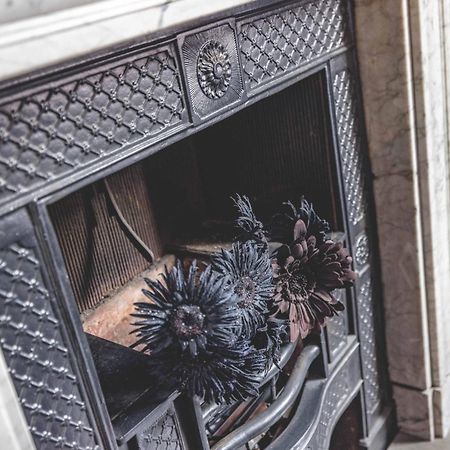Vip Guard Views! 2 Bed Steps From Windsor Castle Villa Exterior photo