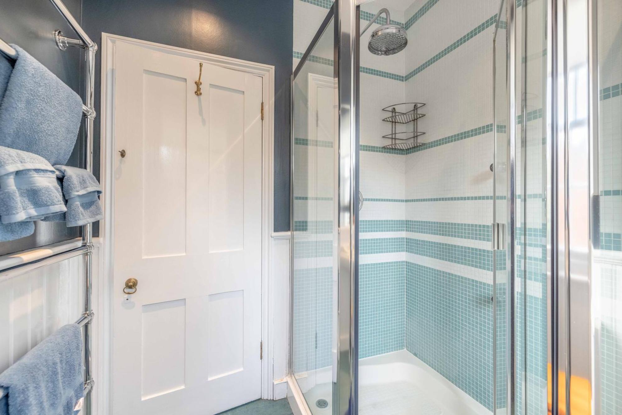 Vip Guard Views! 2 Bed Steps From Windsor Castle Villa Exterior photo